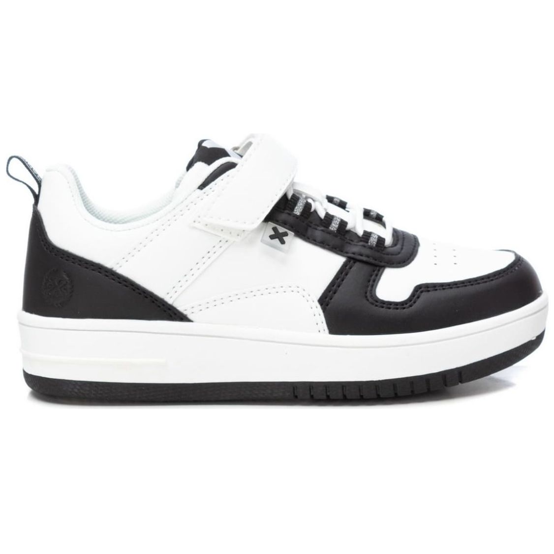 Tenis con Velcro 18-23 Negro Xti