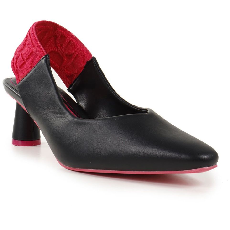 Zapatilla Destalonada con Resorte Ajustable Negra Cloe