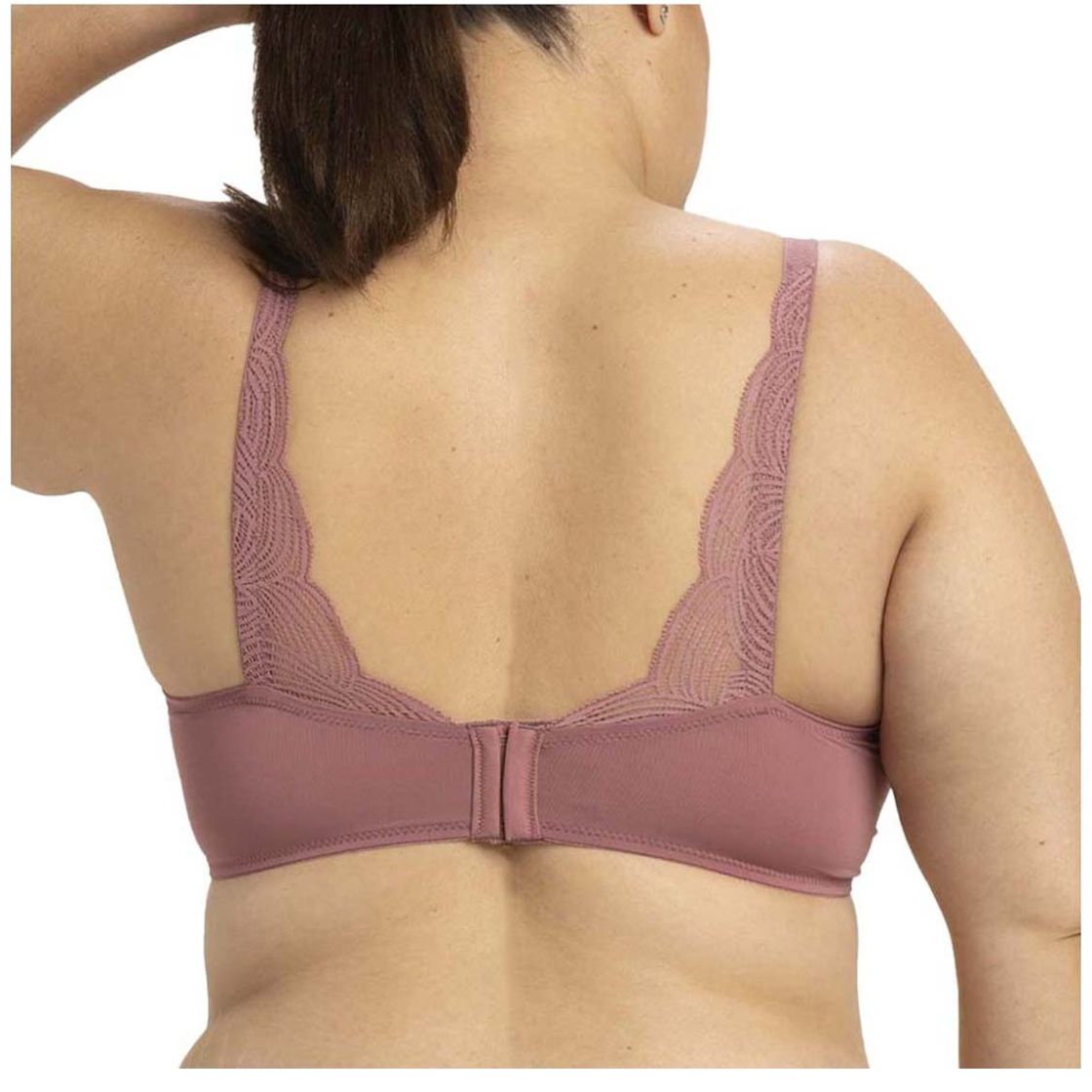 Brasier Copa Triangular Preformada con Encaje Curvation