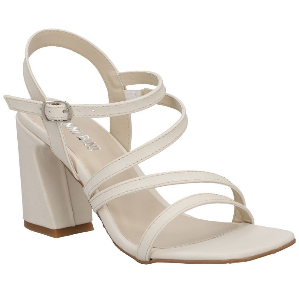 Sandalia Tiras Gianni Bini con Ajuste Pulsera Crema