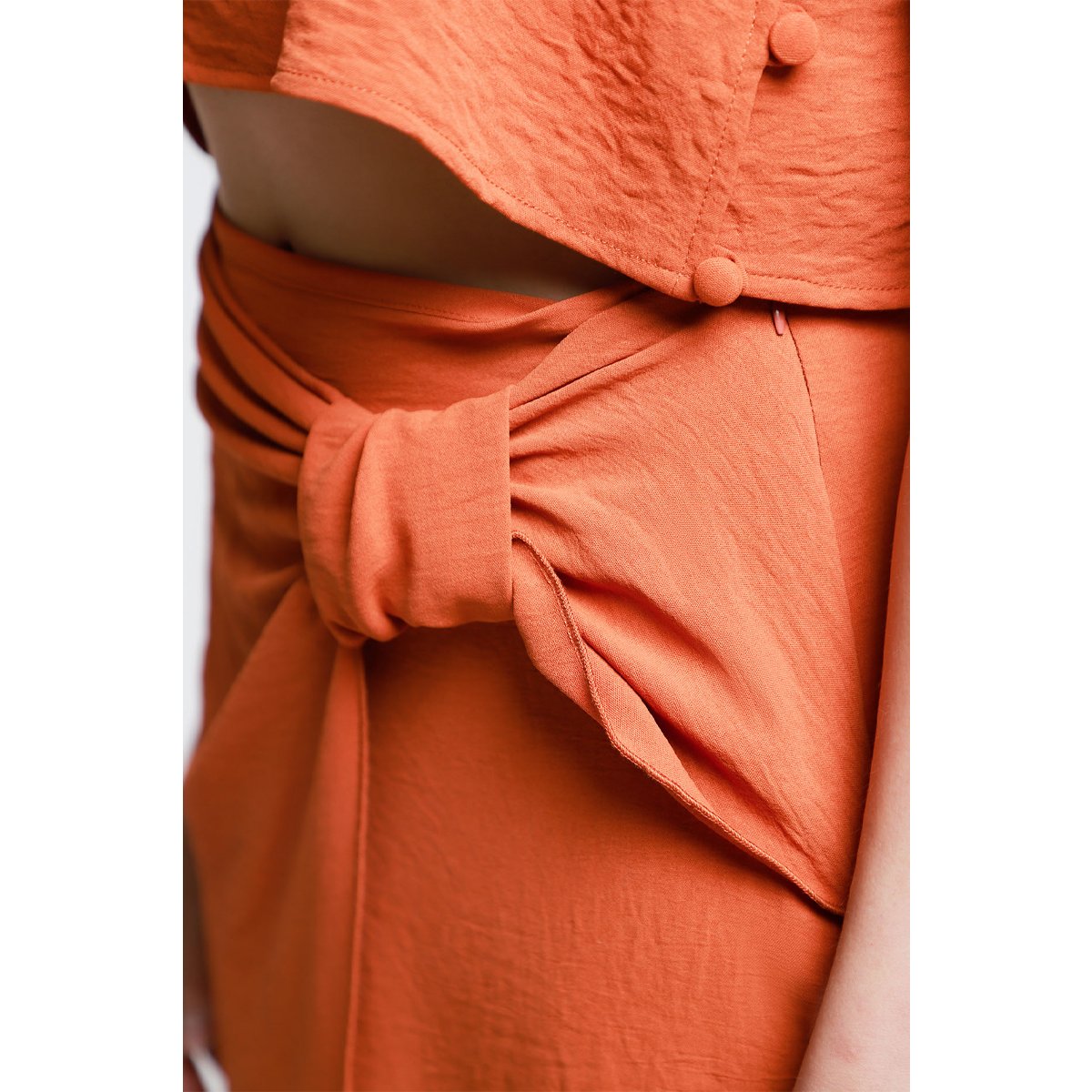 Falda Midi Fluida con Nudo en Costado Lob