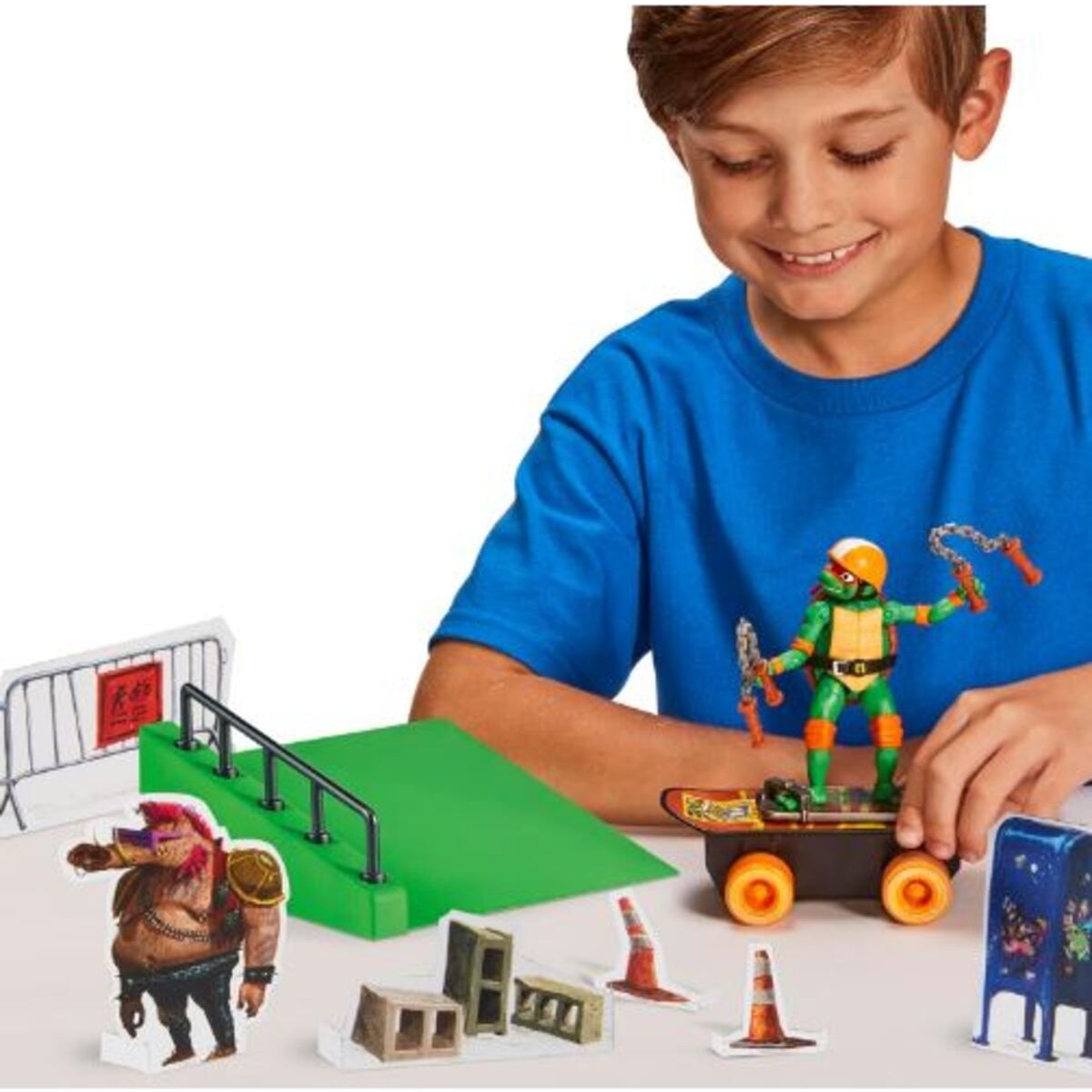 Tmnt Movie Figura con Patineta - Miguel Angel