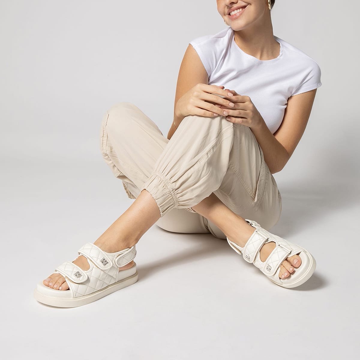 Sandalia Westies con Aplicación de Bordado para Mujer