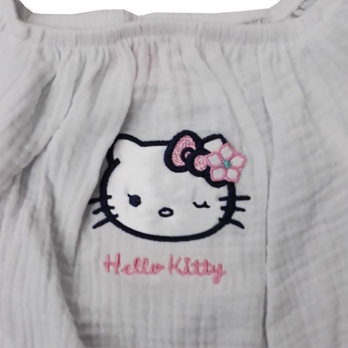 Blusa para Niña Manga Larga Bordado Flor y Hello Kitty