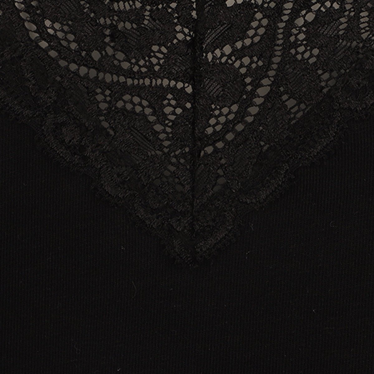 Camiseta con Encaje Escote V Mistique Lingerie