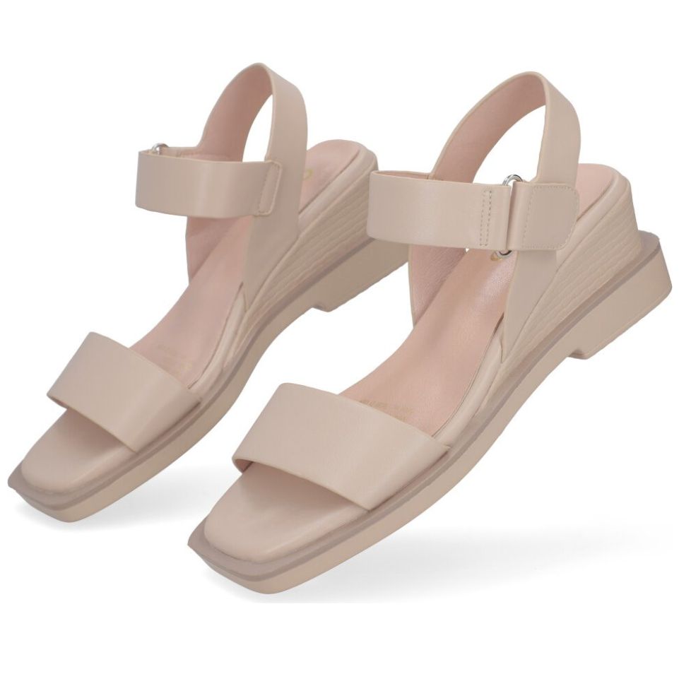 Sandalia Capa de Ozono con Cuña y Velcro Beige