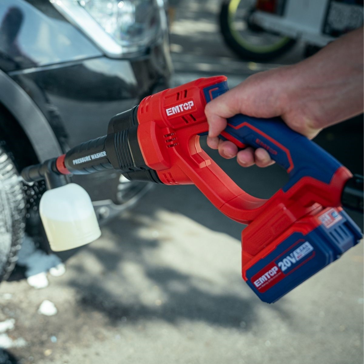 Kit Hidrolavadora Inalámbrica 20 V de 359 Psi Emtop