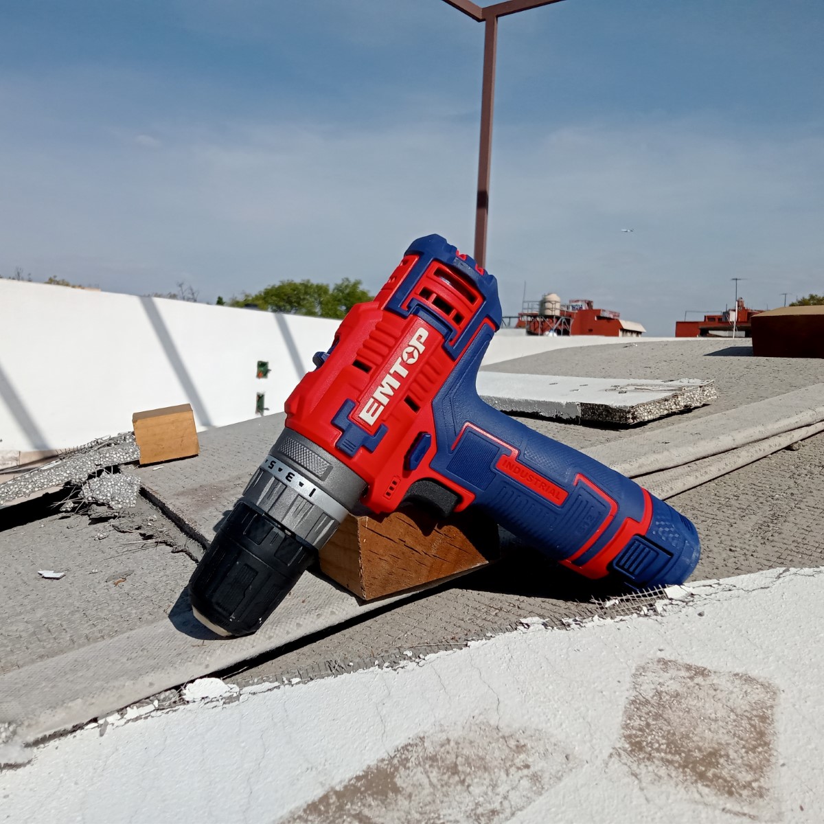 Kit Taladro Atornillador de 45 Nm Inalámbrico de 12V Emtop