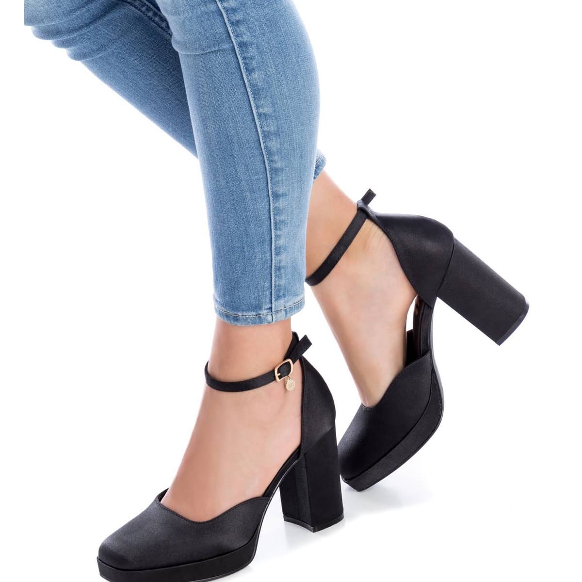 Zapatilla de Tacón con Pulsera para Mujer Xti