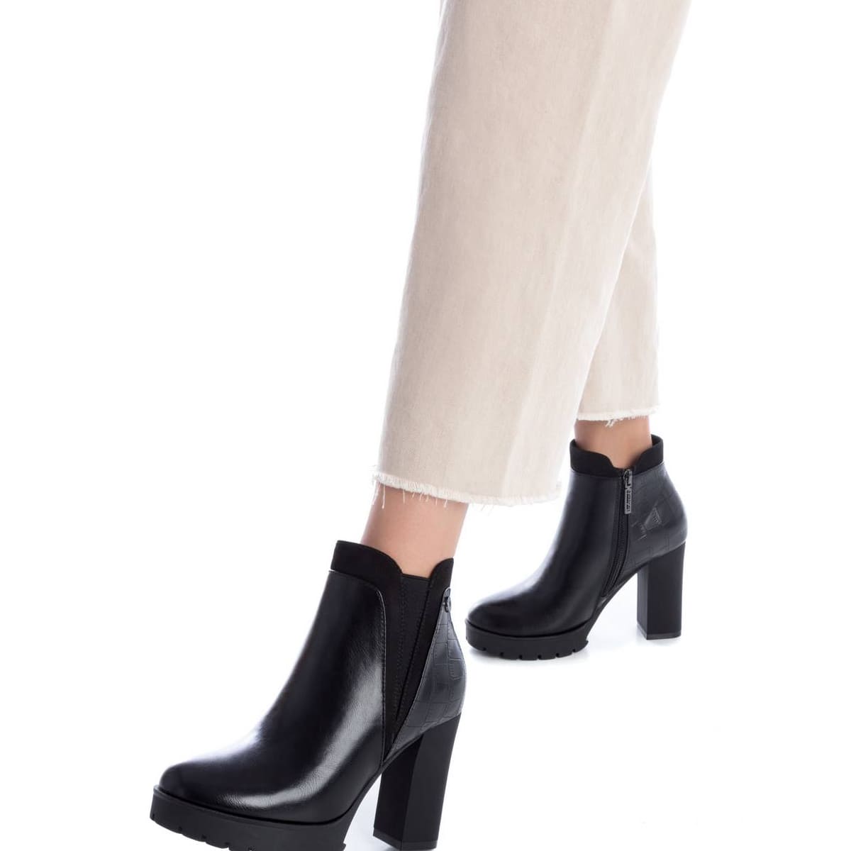 Botín con Tacón Xti Aplicación Elástico Lateral para Mujer