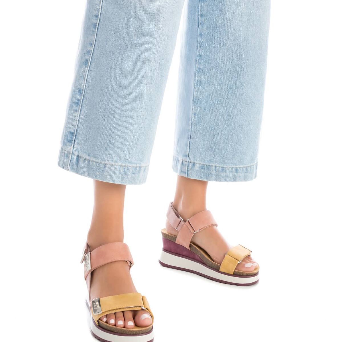 Sandalia de Cuña con Velcro para Mujer Xti