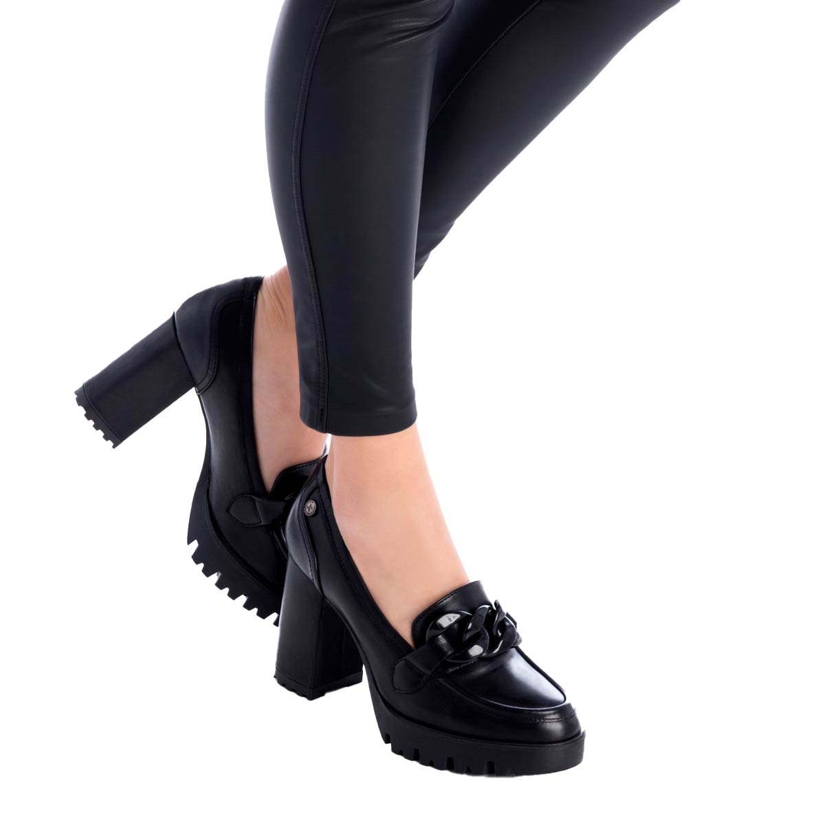 Mocasín con Tacón y Detalle Cadena para Mujer Xti