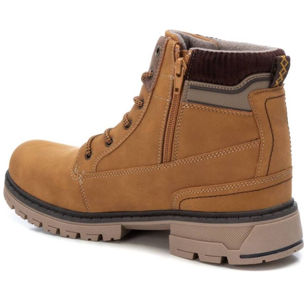 Bota Diseño Liso con Agujetas para Hombre Xti