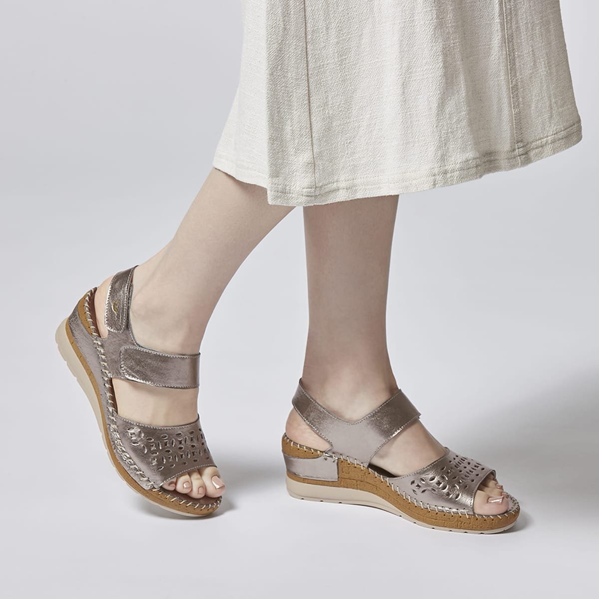 Sandalia Cuña W Confort en Piel para Mujer