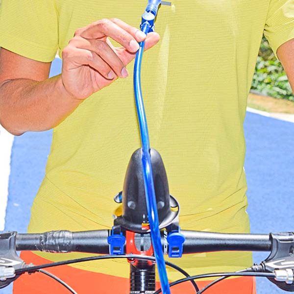 Sistema de hidratación con soporte para bici BLUE DESERT