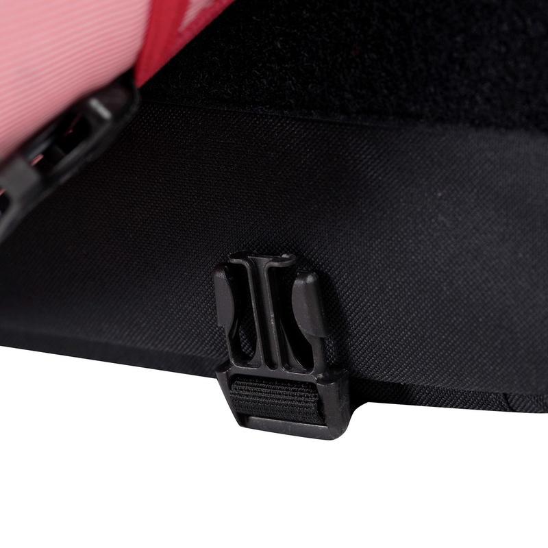 Herschel Supply & CO. Maletin modelo Pop Quiz Messenger Poly Black en color negro con detalle de línea blanca.