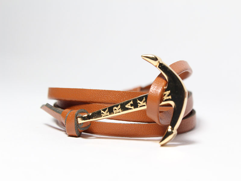 ANCLA DORADA, CORREA DE PIEL CAFÉ