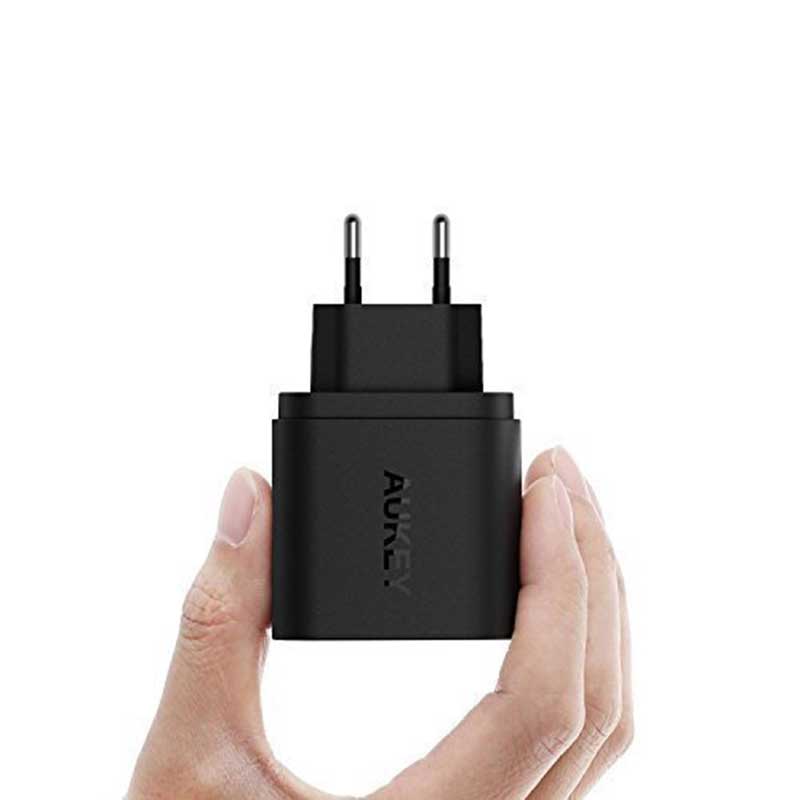 Cargador Celular Pared Carga Rápida 3.0 Negro Aukey