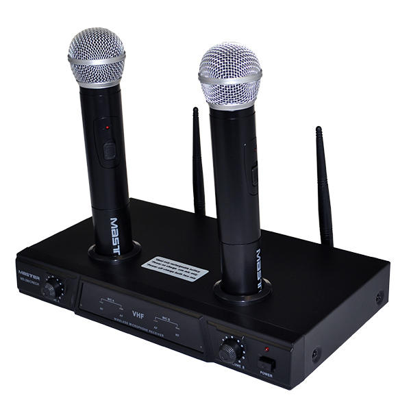 Sistema profesional con 2 micrófonos inalámbricos recargables-direccionales VHF, con un alcance de hasta 30 mts y control de volumen independiente