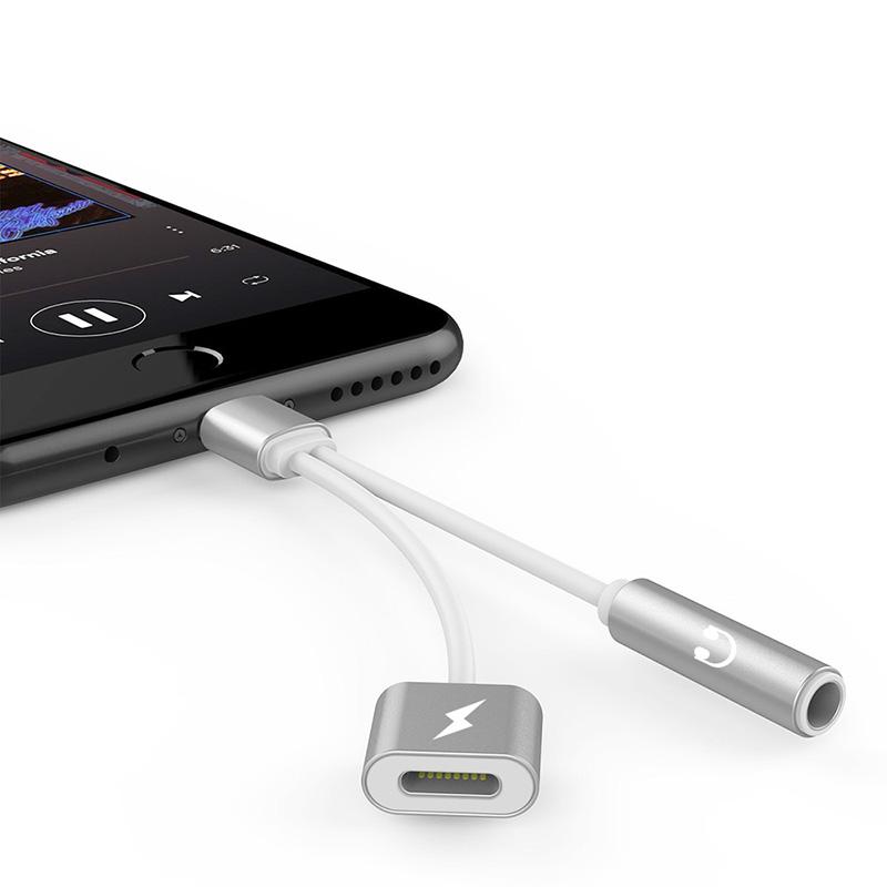 Adaptador para iPhone 7, 8 y X de Lightning a Audífono Universal 3.5mm y Carga (Lightning) Redlemon
