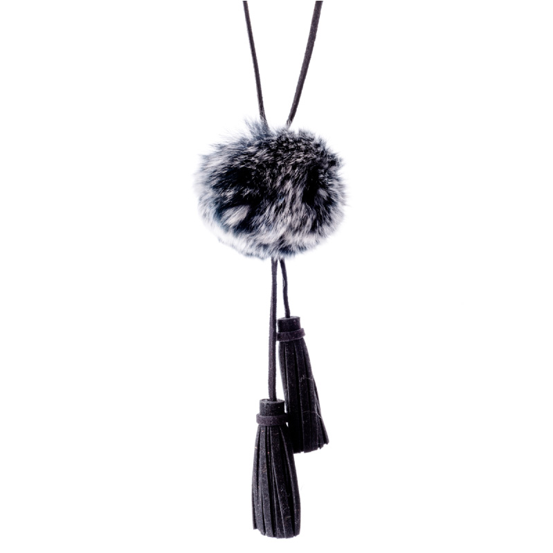 Collar Pompón Conejo Negro, elaborado a mano de forma artesanal, Gabriela Nuñez Diseñadora Mexicana