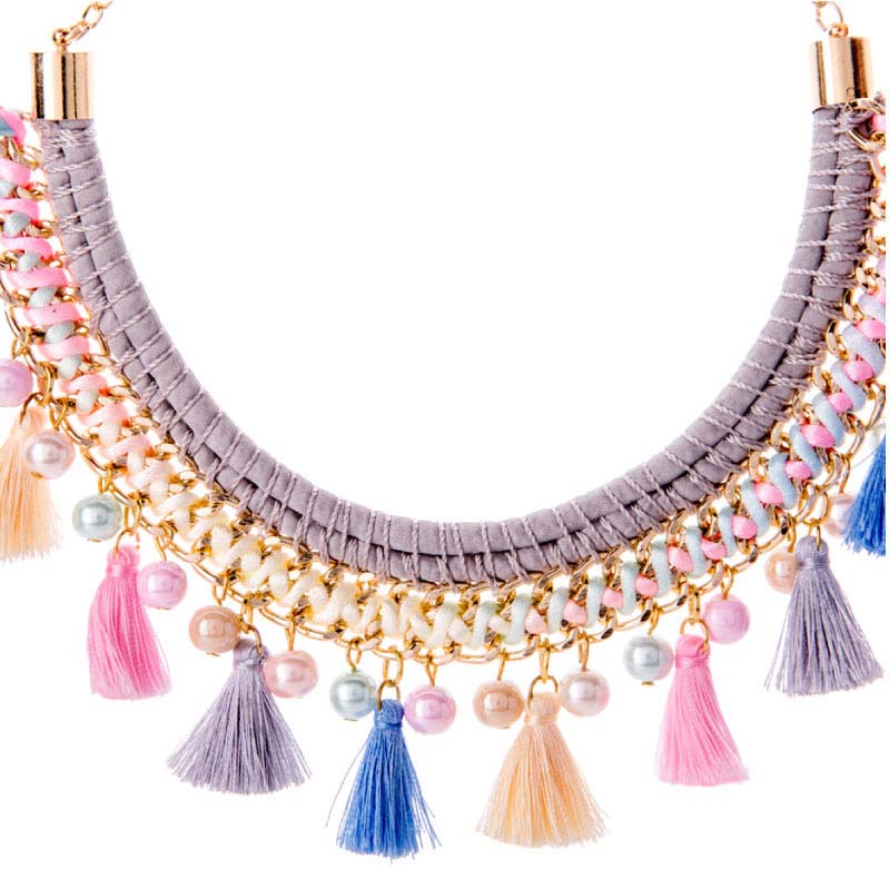 Collar Egipcio Motas Pastel, elaborado a mano de forma artesanal, Gabriela Nuñez Diseñadora Mexicana