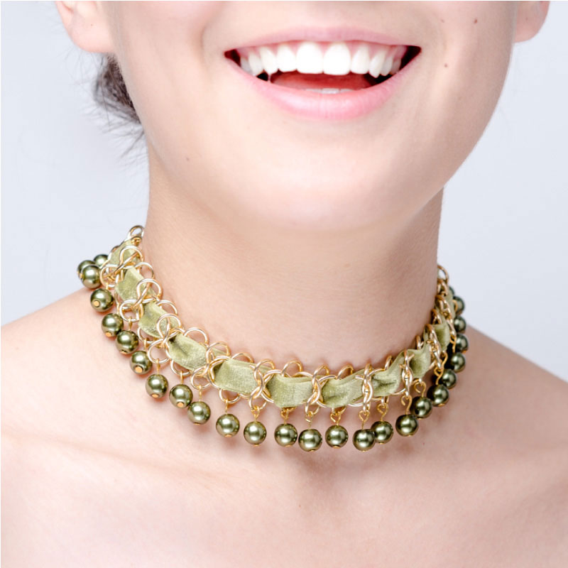 Gargantilla Perla Verde, elaborado a mano de forma artesanal, Gabriela Nuñez Diseñadora Mexicana