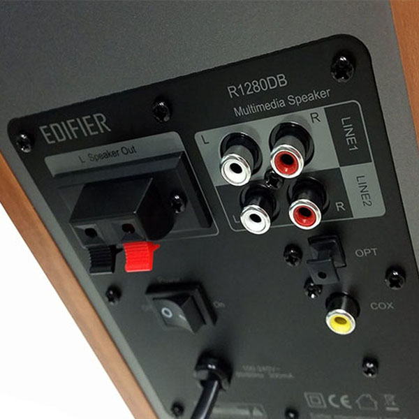 Bocinas Tipo Estudio Edifier R1280DB Color Madera