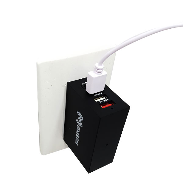 Cargador universal USB con clavija retráctil. 2 puertos usb 2.0 de carga, 1 entrada con usb tipo C y 1 de carga rápida (QUALCOMM 3.0) con un tamaño portátil ideal para oficina, hogar y salir a vacacionar
