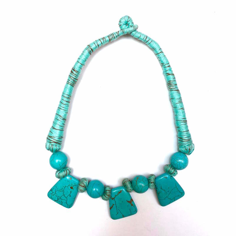 Collar Artesanal De Howlita Azul Turquesa 