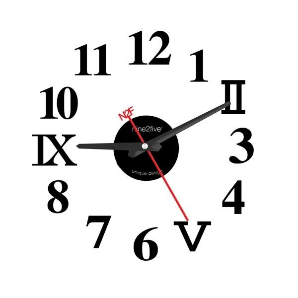 Reloj de pared NINE2FIVE, caratula color Plata, de movimiento silencioso.