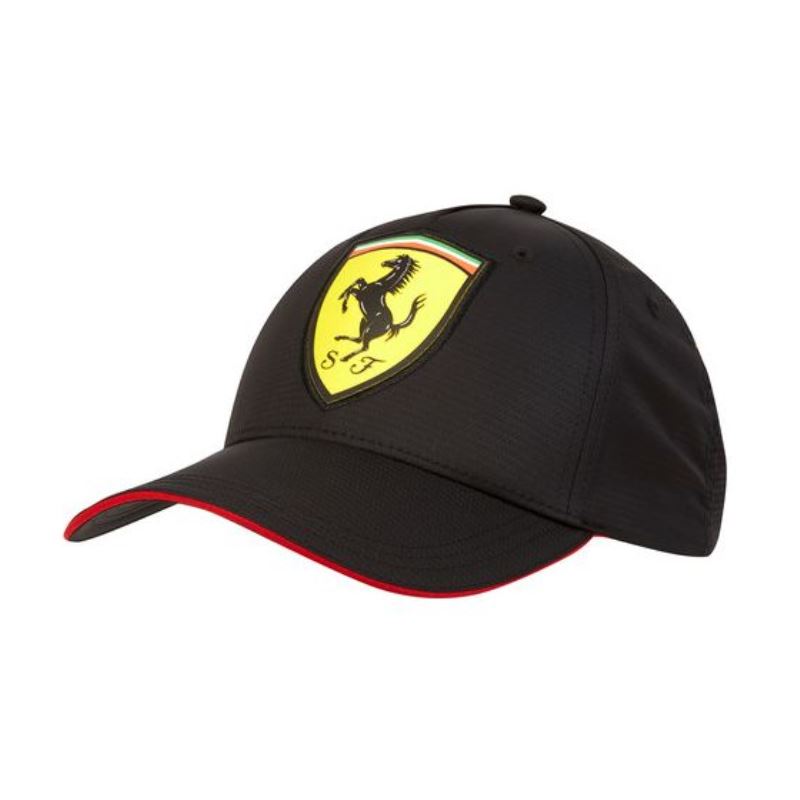Gorra Escudetto Scuderia Ferrari Colección 2018