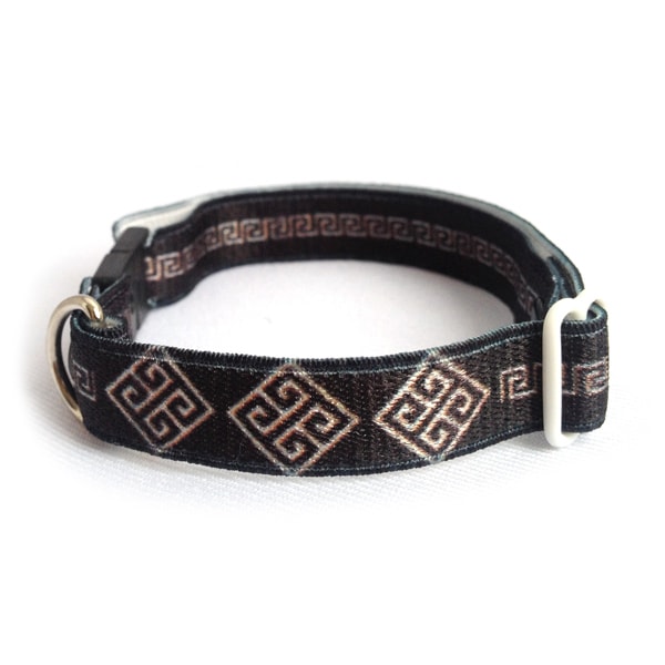 Collar Para Gato Con Dise?o En Negro De El?stico Y Broche De Seguridad Breakaway. Marca Nyucat