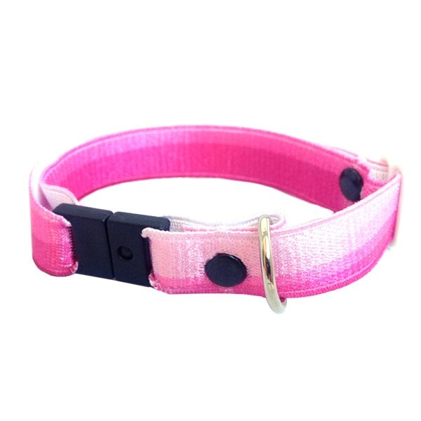 Collar para gato con diseño en rosa, de elástico y broche de seguridad breakaway. Marca Nyucat