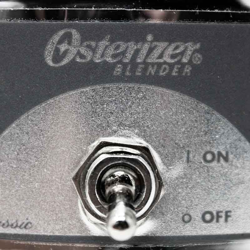 Licuadora Metálica 1 Velocidad con Vaso de Vidrio Oster 450-10