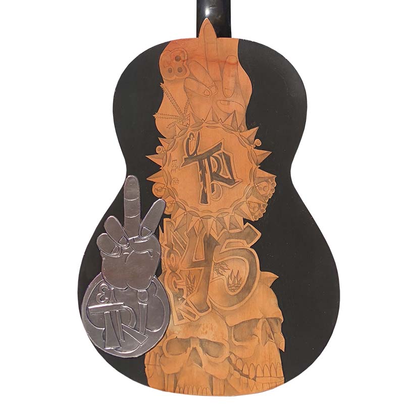 GUITARRA ACÚSTICA EL TRI MANOS