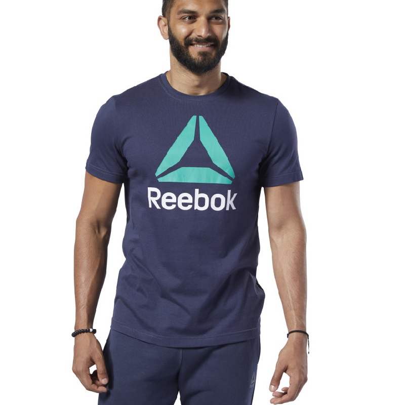 REEBOK PLAYERA ESTAMPADA QQR STACKED CABALLERO