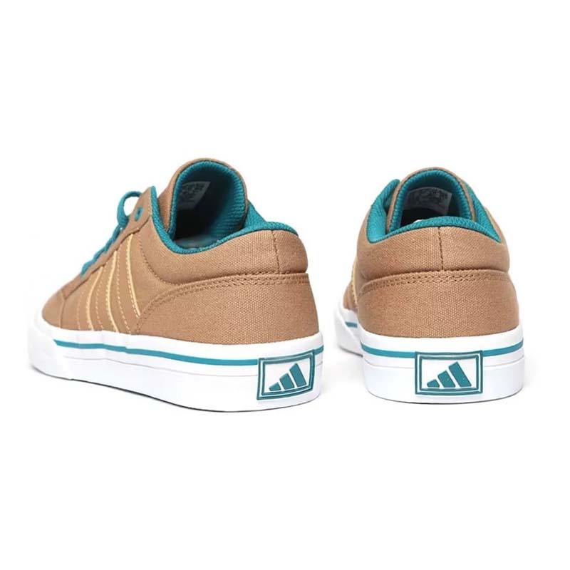 tenis adidas cafes