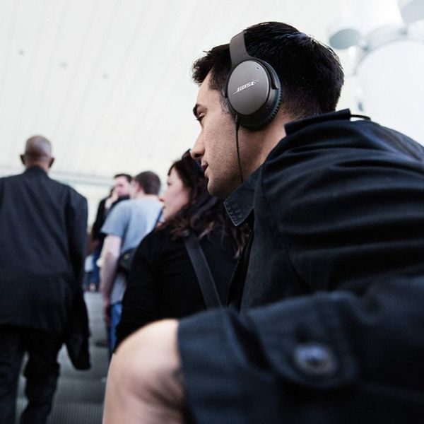 Audífonos Bose QuietComfort 25 con Cancelación de Ruido para Apple, Negro