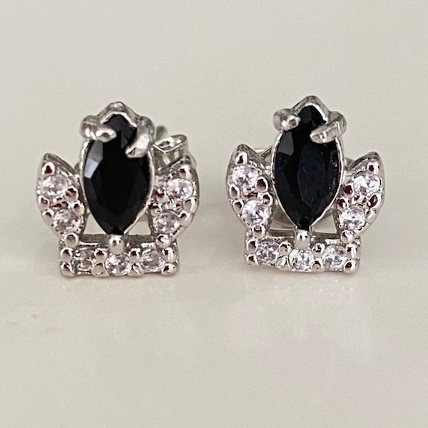 Aretes Coronita Negro-Baño de Oro 18K 