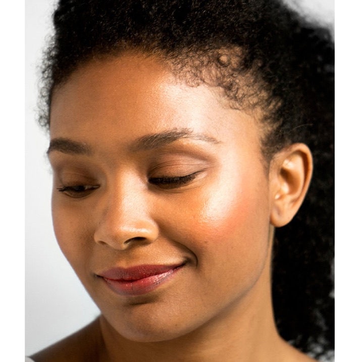 Maquillaje de avena Ere Perez tono mocha