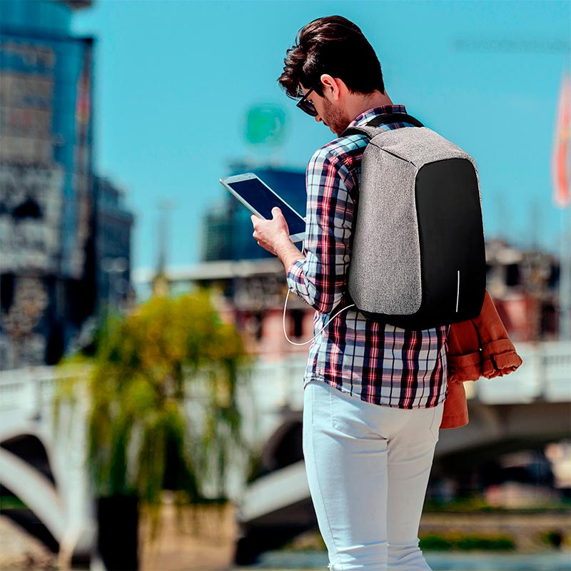 Redlemon Mochila Antirrobo Impermeable con Puerto USB para Power Bank (no incluida) y Compartimentos Secretos, Cierre Oculto de Protección, Fondo Reforzado, Espacio para Laptop y más, Ideal para Viaje