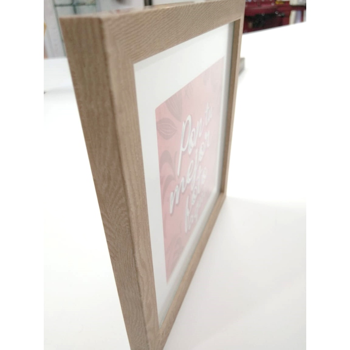 Set de 9 marcos color Maple Claro con Maria Luisa y cristal PASPARTÚ FRAMES