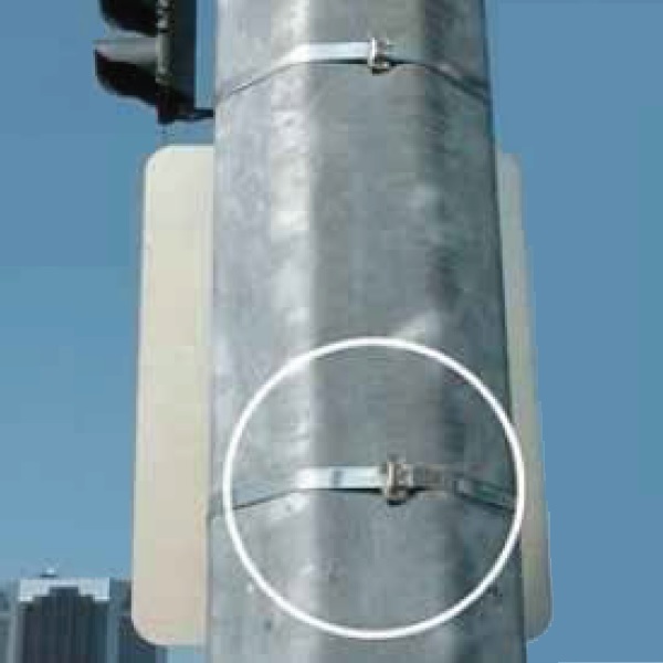 FLEJE DE ACERO INOXIDABLE ANCHO 3/4", ESPESOR DE 0.3 MM, ROLLO DE 30.5 M CON AUTODESPACHADOR MARCA THORSMAN 4800-01000.