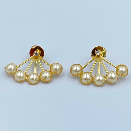 Aretes Charlote 5 Perlas-Baño de Oro 18K-Dorado