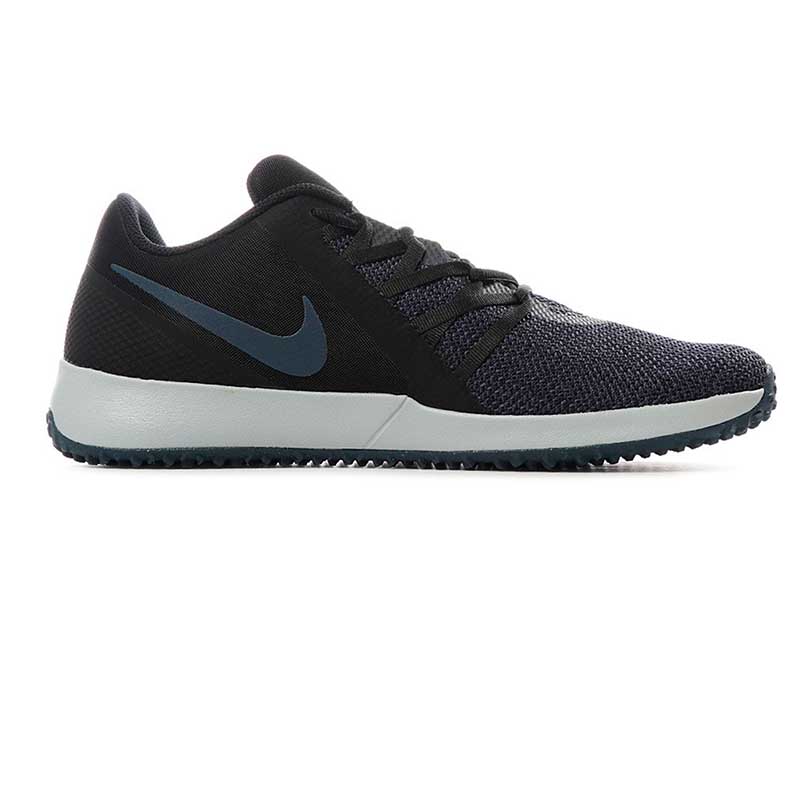 varsity complete trainer nike