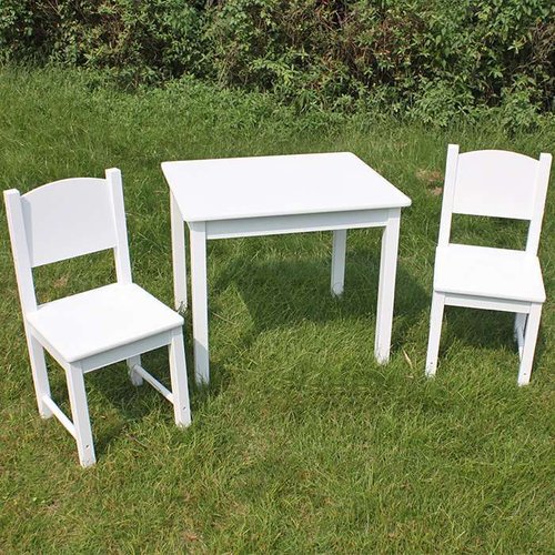 Mesa infantil color blanco. Incluye 2 sillas.
