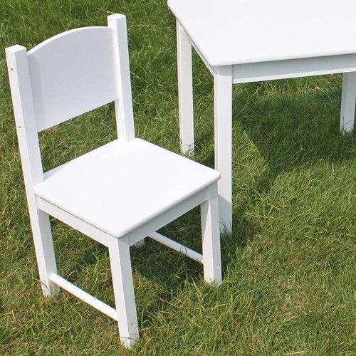 Mesa infantil color blanco. Incluye 2 sillas.