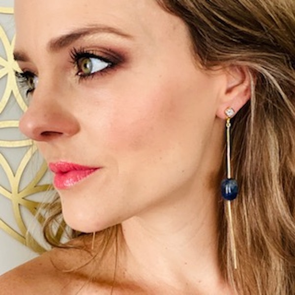 Aretes Hilo Piedra Azul-Baño de Oro 18K-Dorado