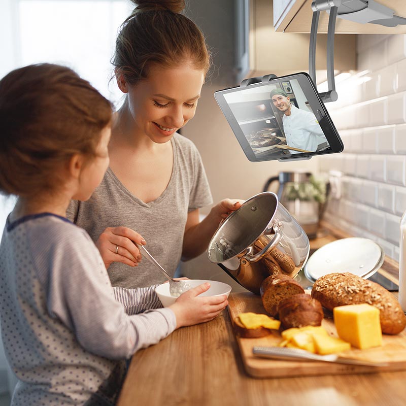 Redlemon Soporte para Tablet Metálico con Brazo Flexible y Plegable, Base Autoadherible para Escritorio, Cocina o Pared, Stand Multiángulo de 19 cm, Compatibilidad Universal